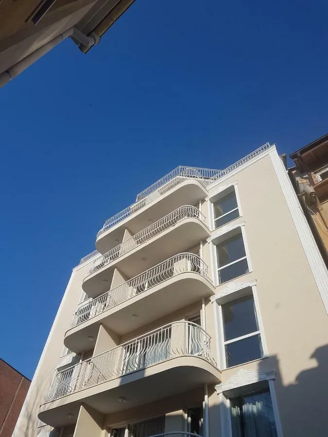 Студио High Class Burgas Apartament